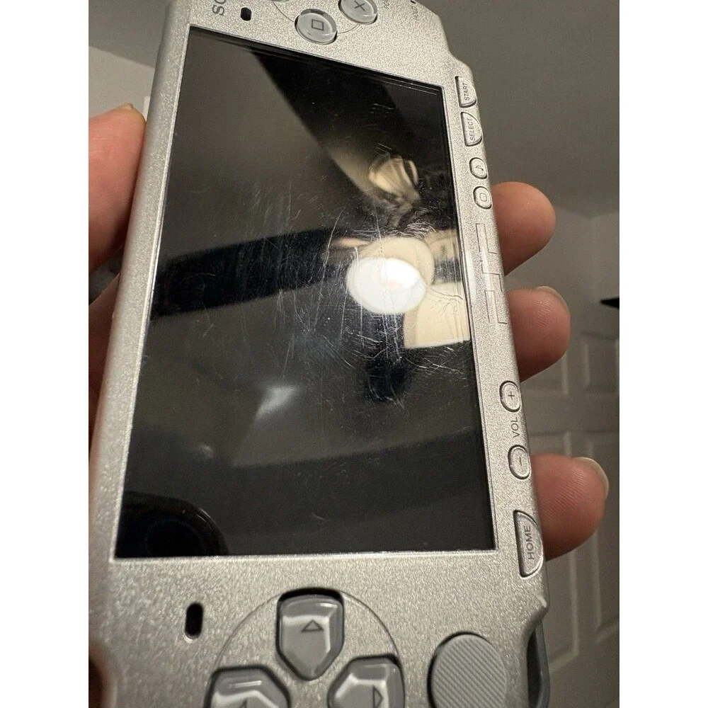 Sony PSP 2000 Console Portable PlayStation Good Tested & Working  - Silver